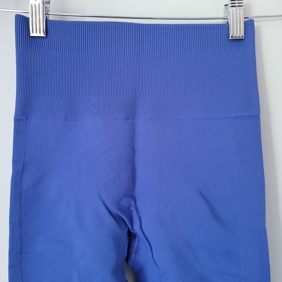 LULULEMON Zone In Crop - Picture 4 of 10